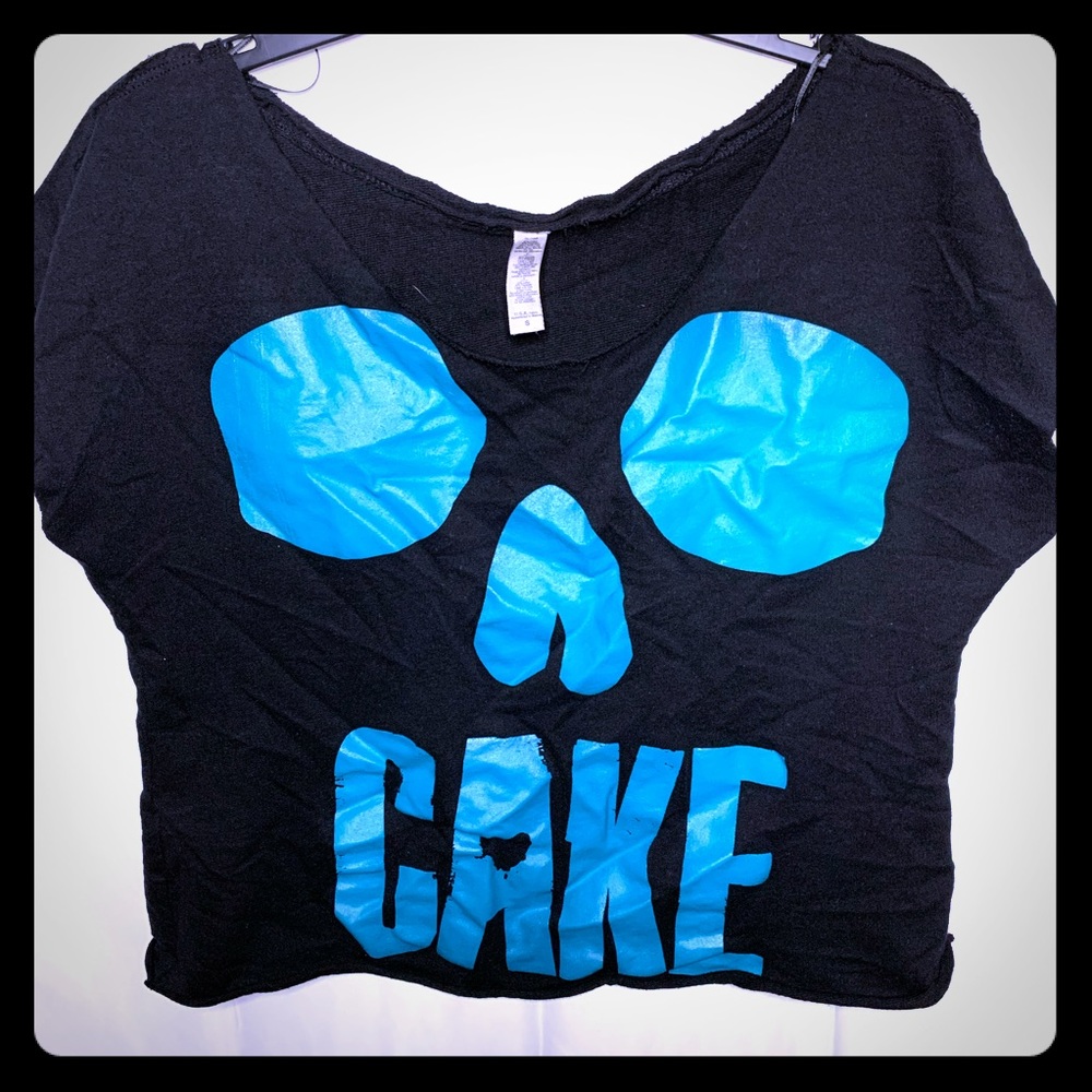 Cake crop top